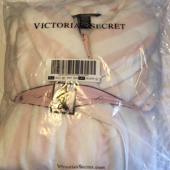 Victoria Secret Robe - Picture 4 of 5